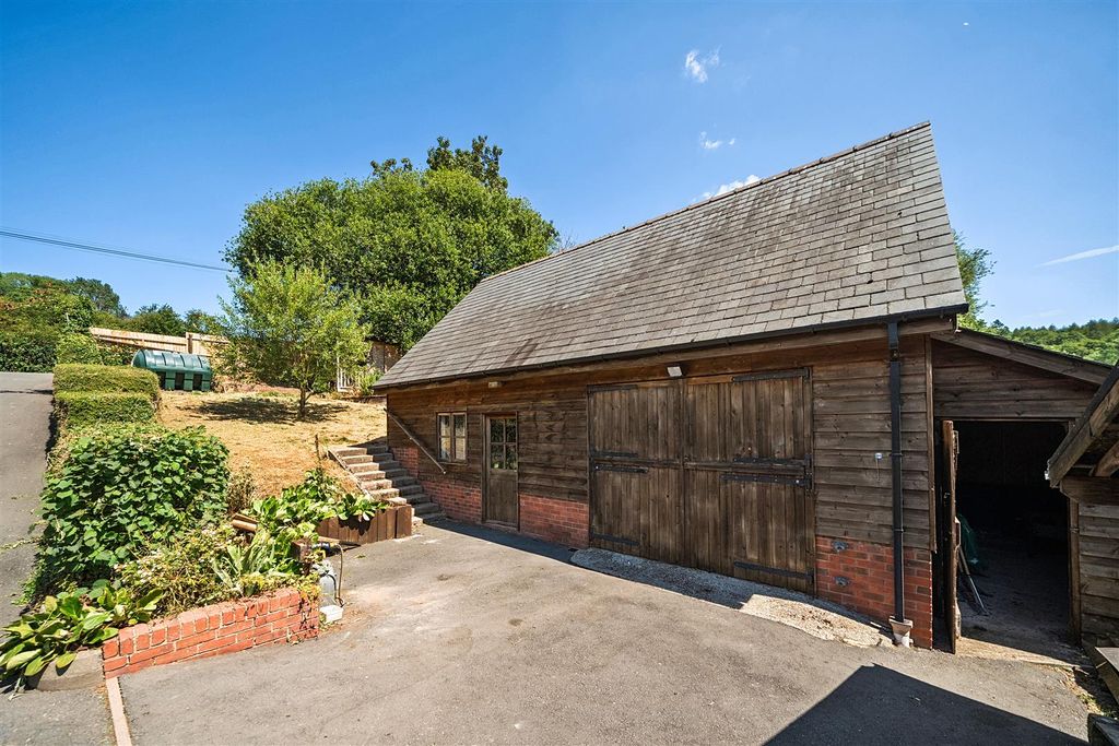 Property photo 3 of 19 1496346-3-6A5E16A0F1c46.Jpg