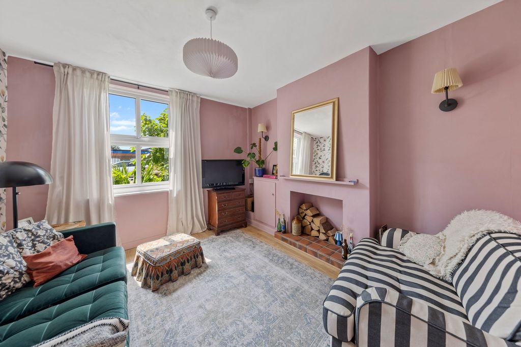 Property photo 2 of 14