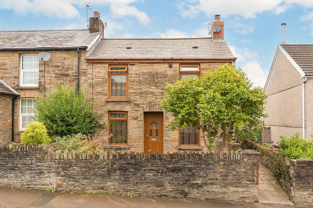 Property photo 1 of 18