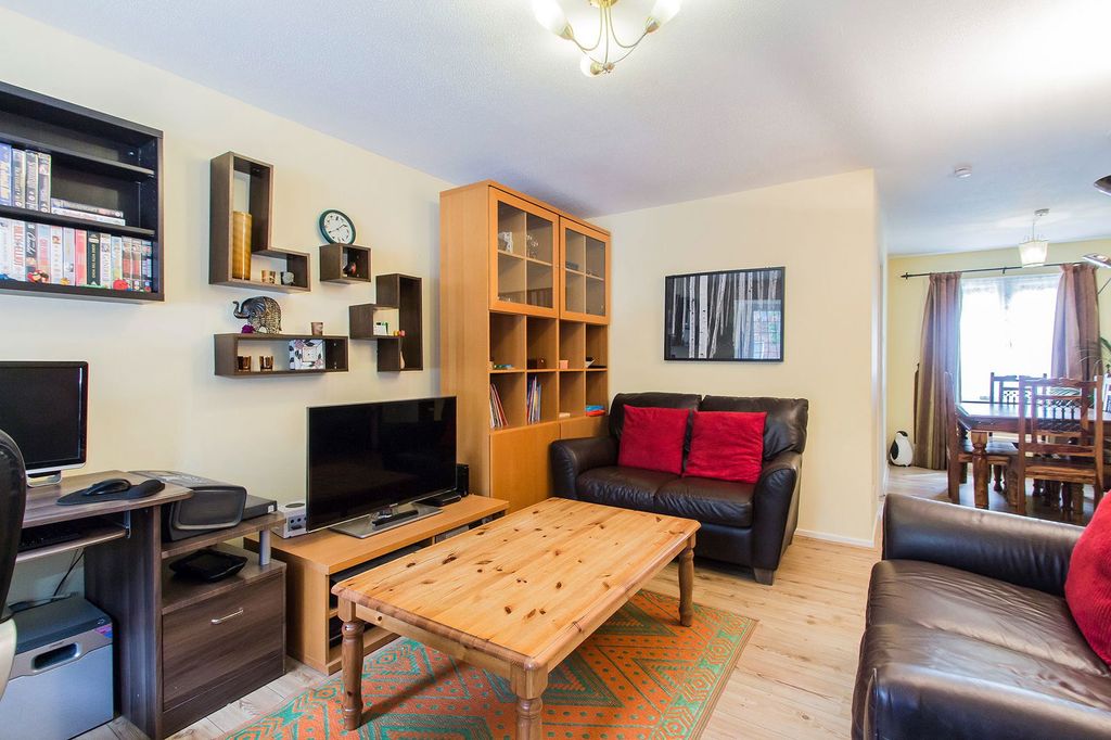 Property photo 3 of 9