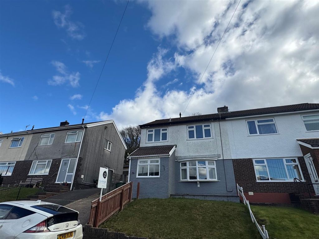 Property photo 1 of 27