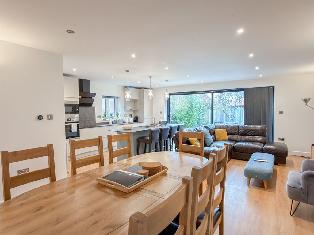 Property photo 3 of 19 Img_0817