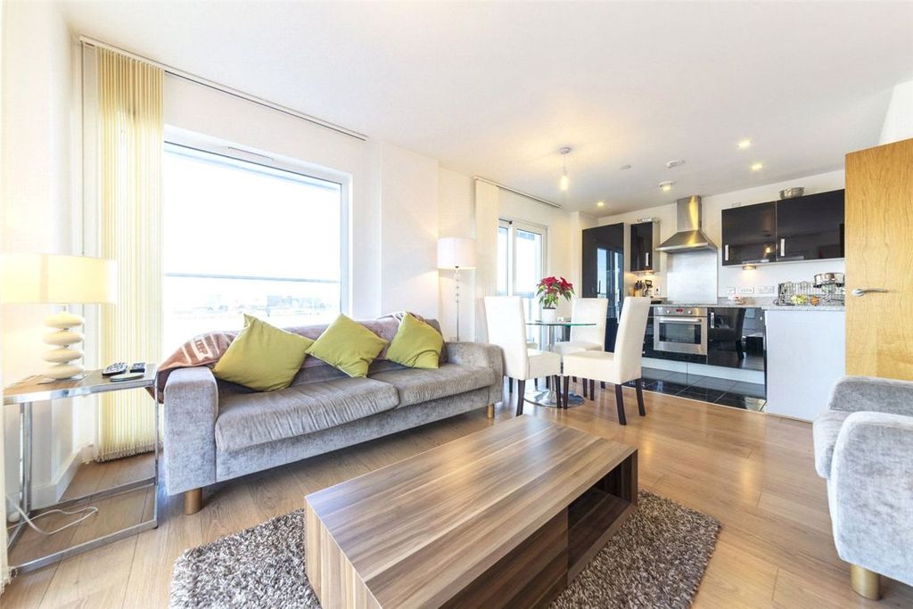 Property photo 3 of 8