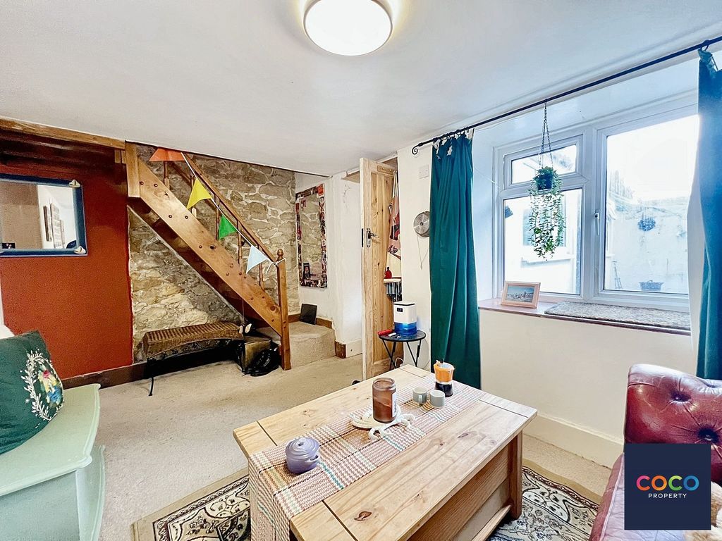 Property photo 3 of 12 Dining Room