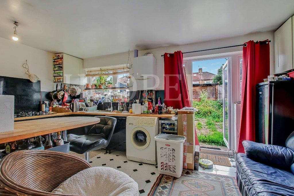 Property photo 3 of 12