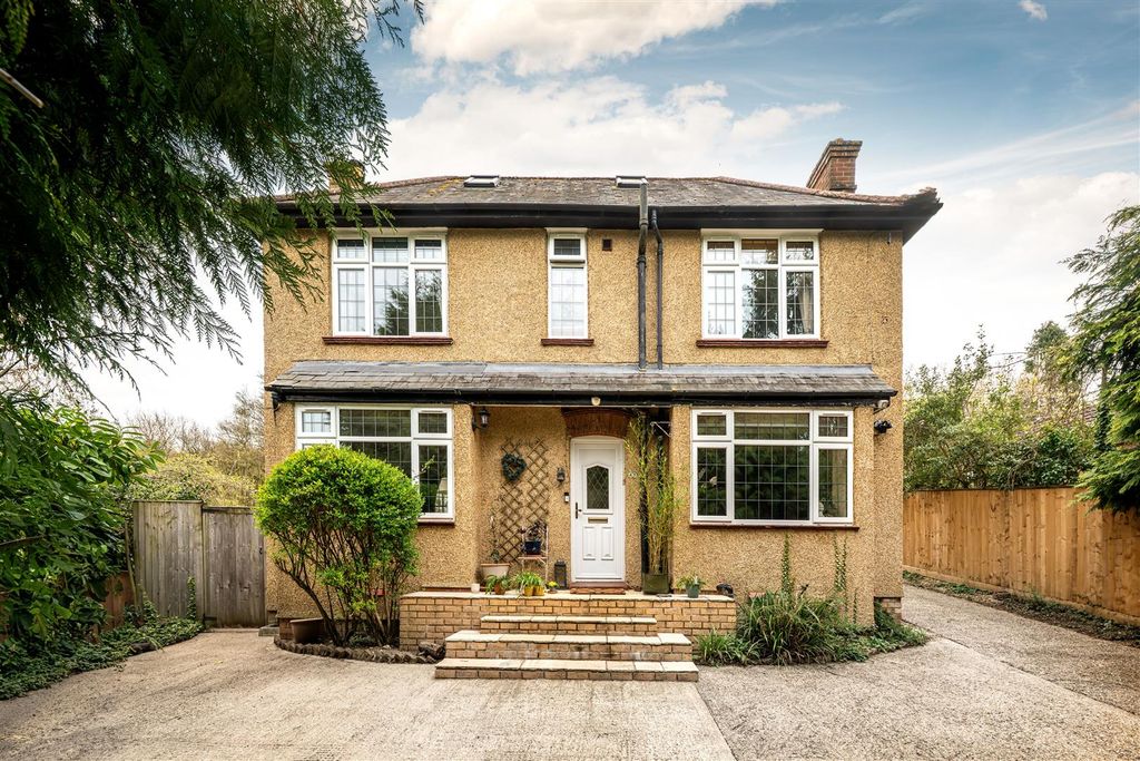 Property photo 1 of 18 Front Aspect