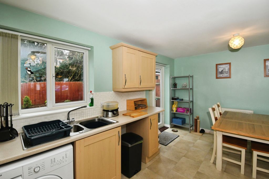 Property photo 3 of 15