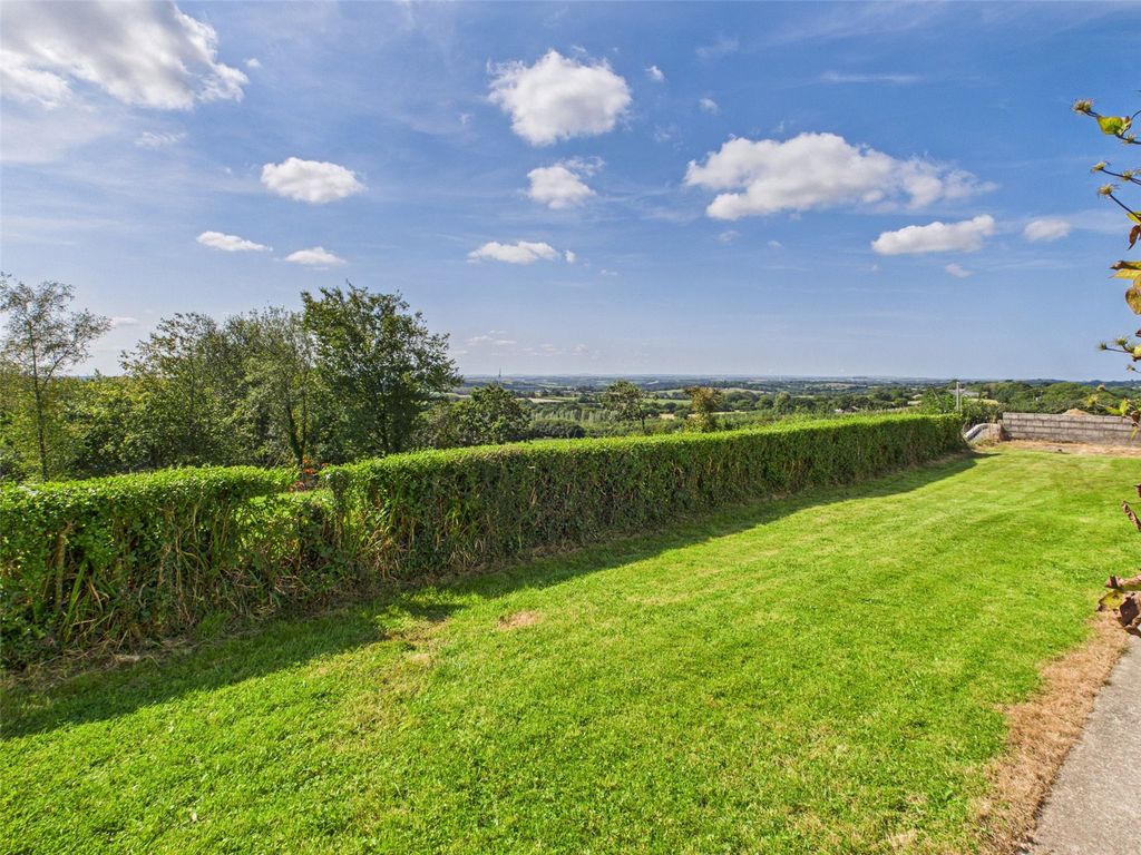 Property photo 3 of 14 Picture No. 06