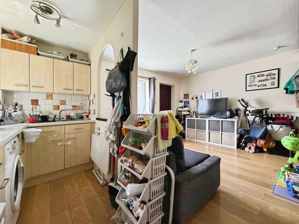 Property photo 3 of 9 Pbox-Img.Jpg