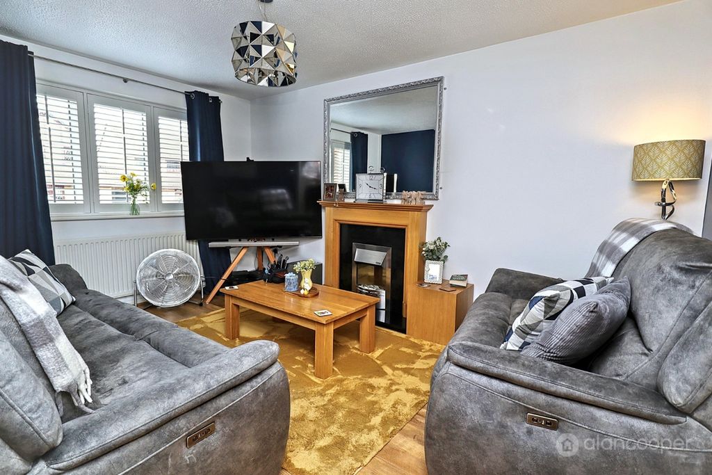 Property photo 2 of 28 5250513