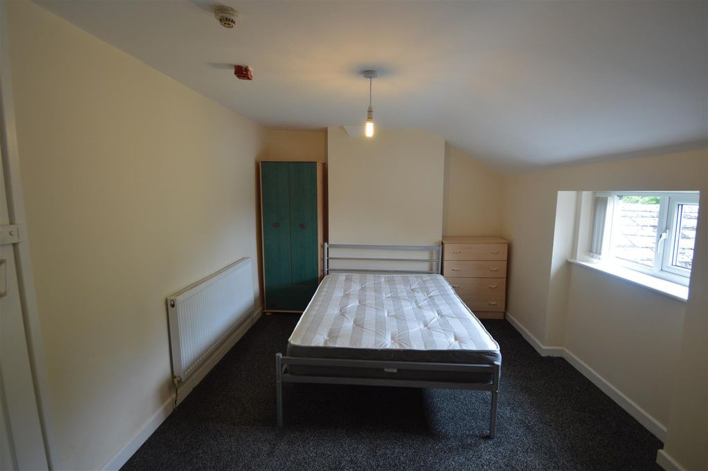 Property photo 2 of 4