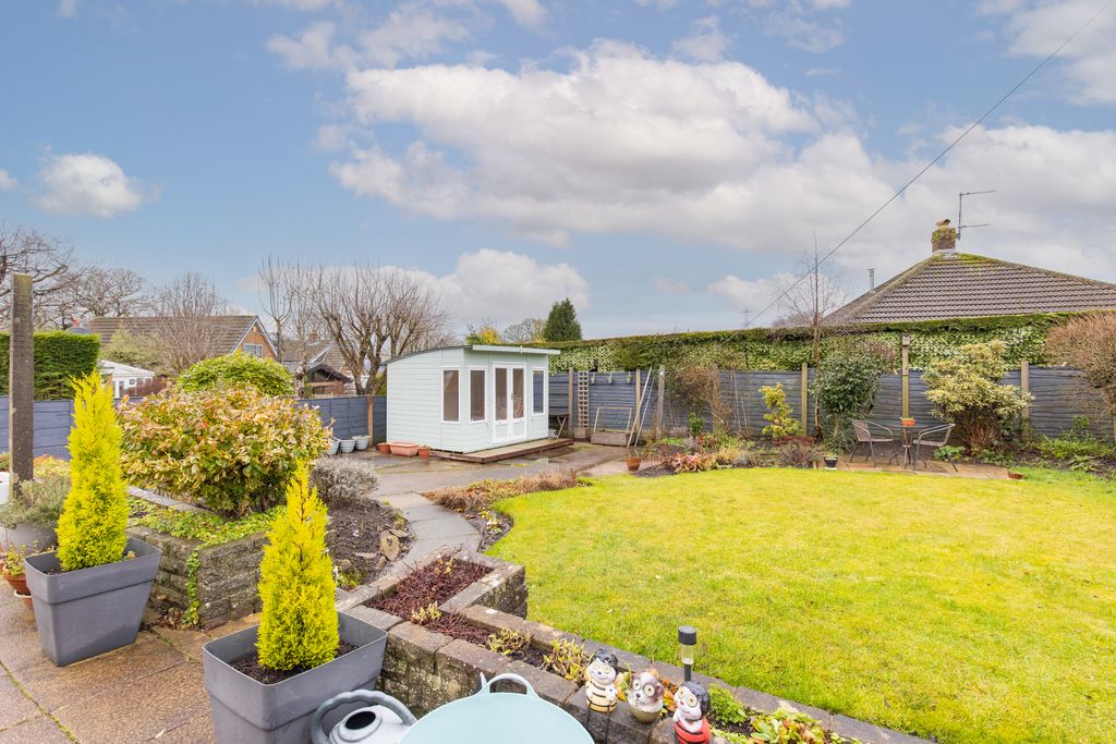 Property photo 2 of 14 Garden