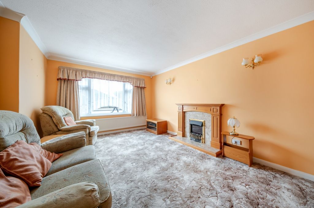 Property photo 3 of 22 1477400-4-6A27Eb9E26c43