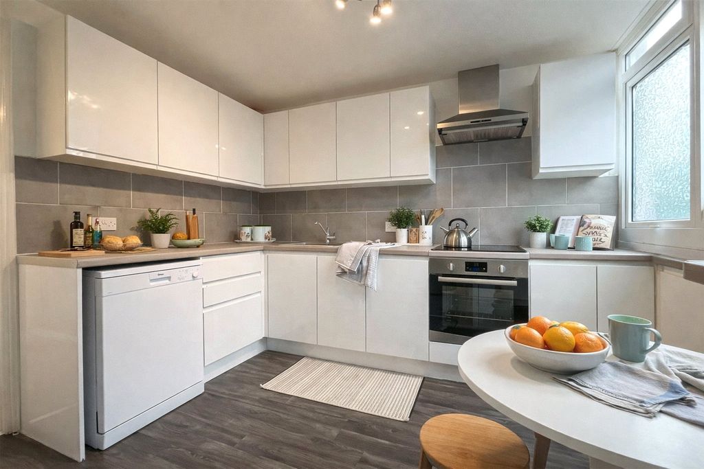 Property photo 2 of 22 Picture No. 26