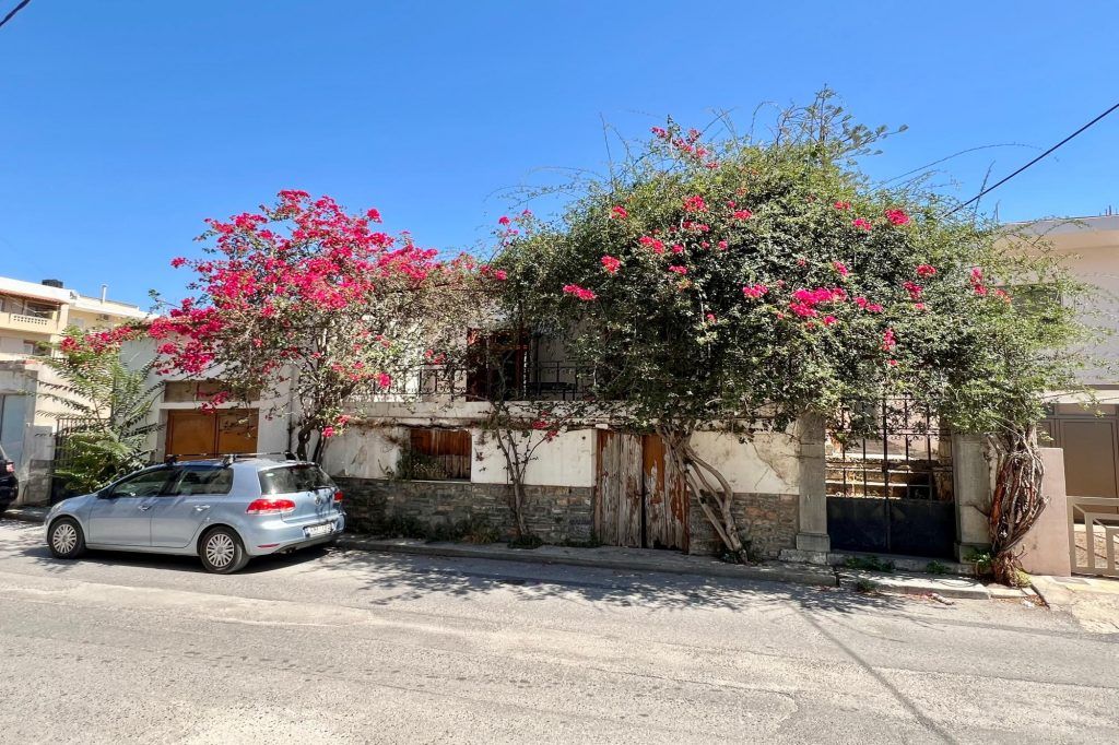 Property photo 1 of 27