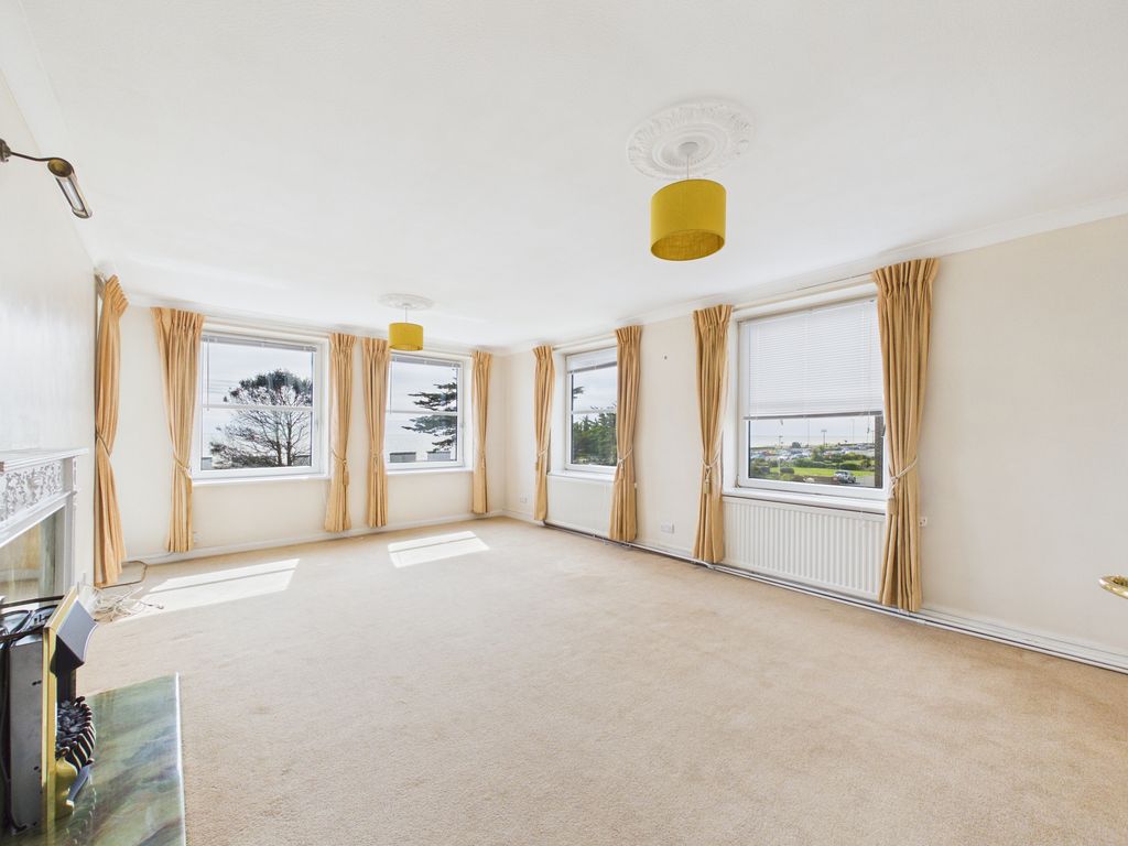 Property photo 2 of 10 Cam03519G0-Pr0506-Still001