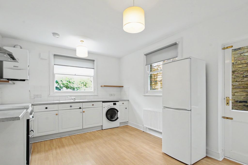 Property photo 3 of 6 3 Kitchen.Jpg