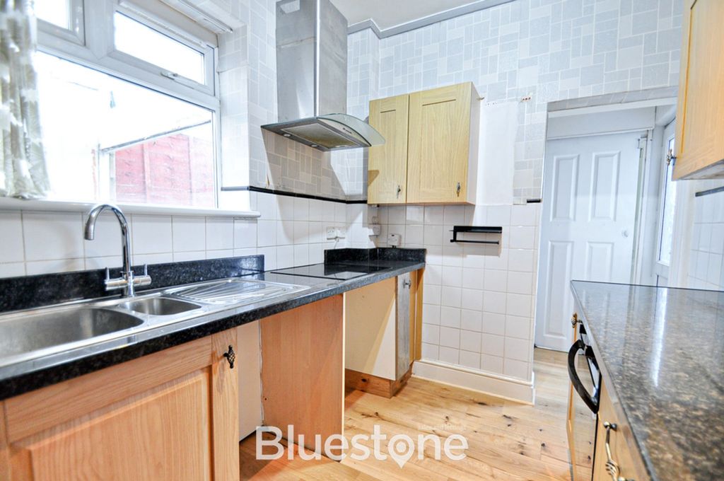 Property photo 2 of 25