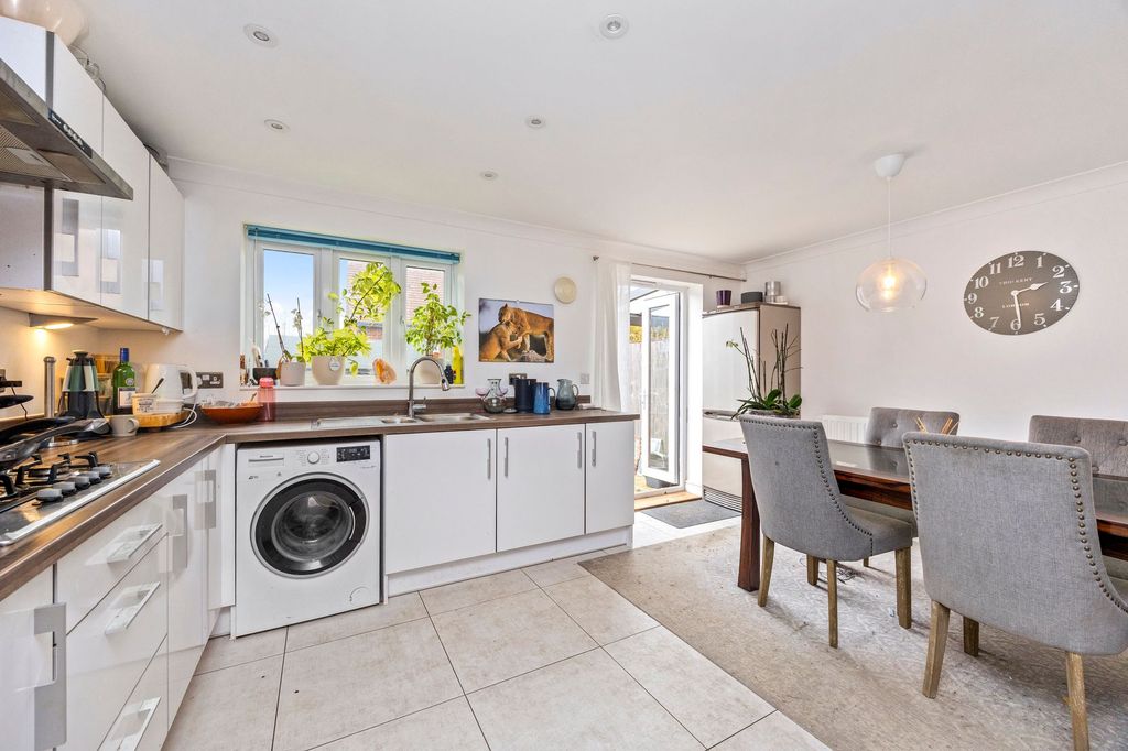 Property photo 3 of 20 Kitchen/Dining Room
