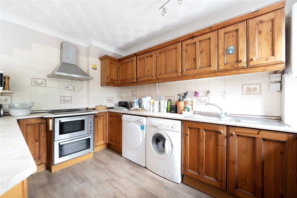 Property photo 3 of 17 Picture No. 15