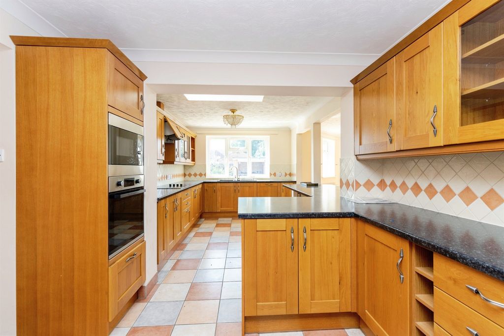 Property photo 2 of 19