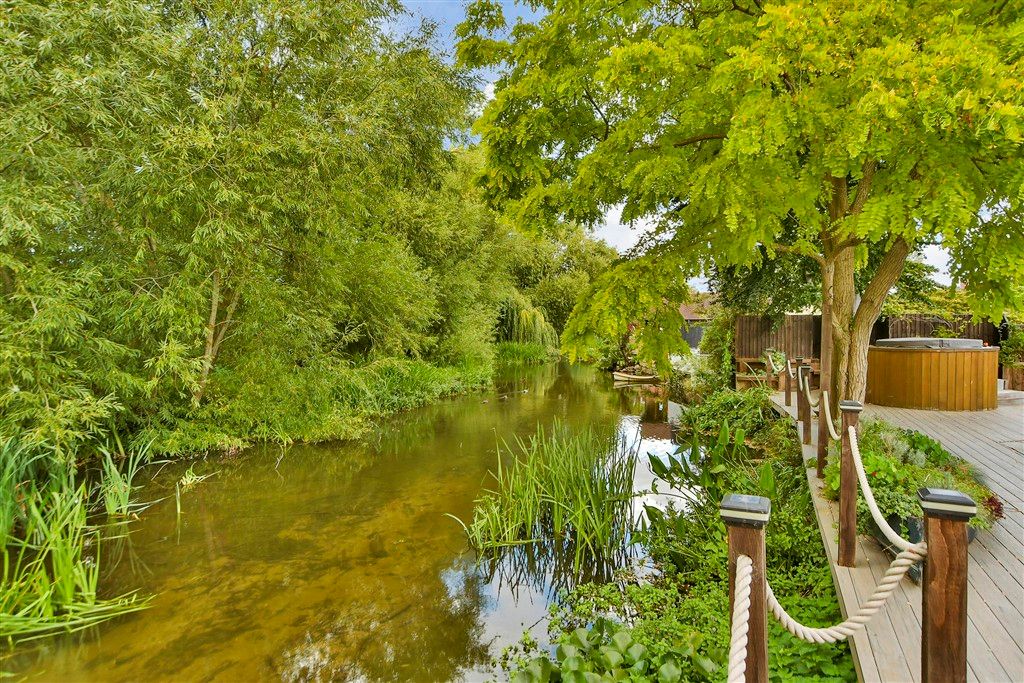 Property photo 3 of 29 External Feature