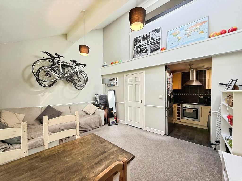 Property photo 2 of 19 Picture No. 95