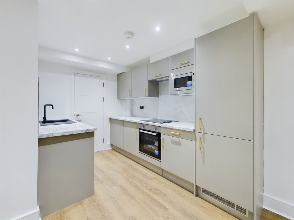 Property photo 1 of 7 Media Image 00