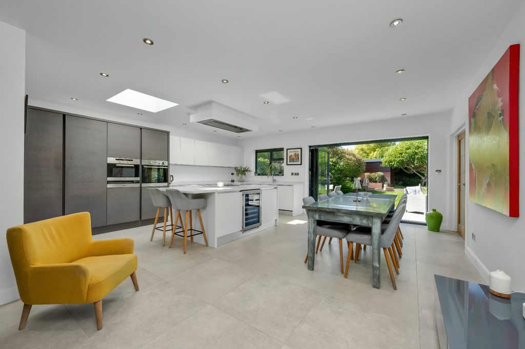 Property photo 2 of 17 Kitchen/Dining