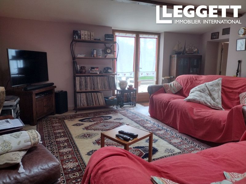 Property photo 2 of 10