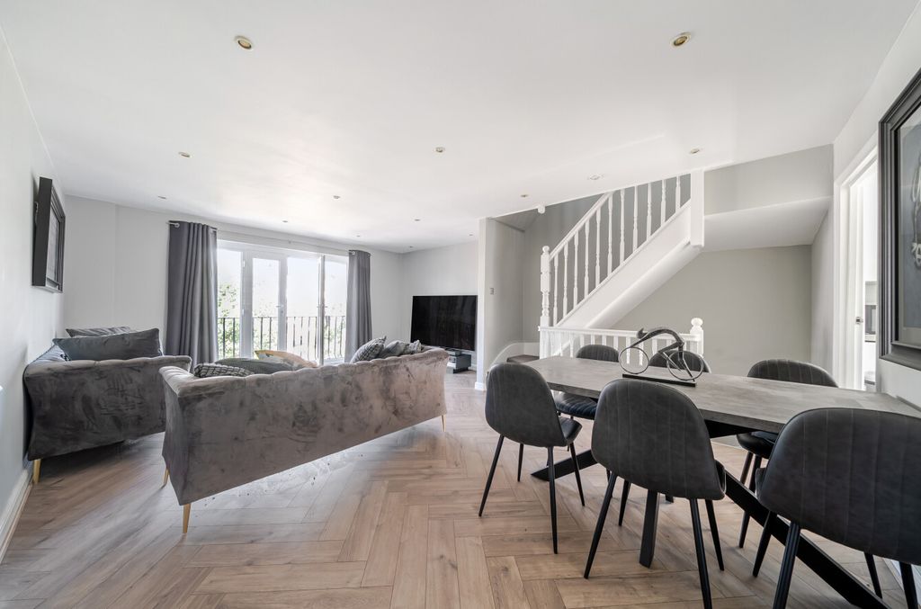 Property photo 3 of 19 1496403-5-6A6767A...