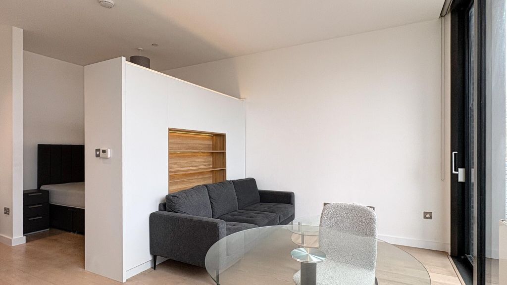 Property photo 1 of 19 Living Room