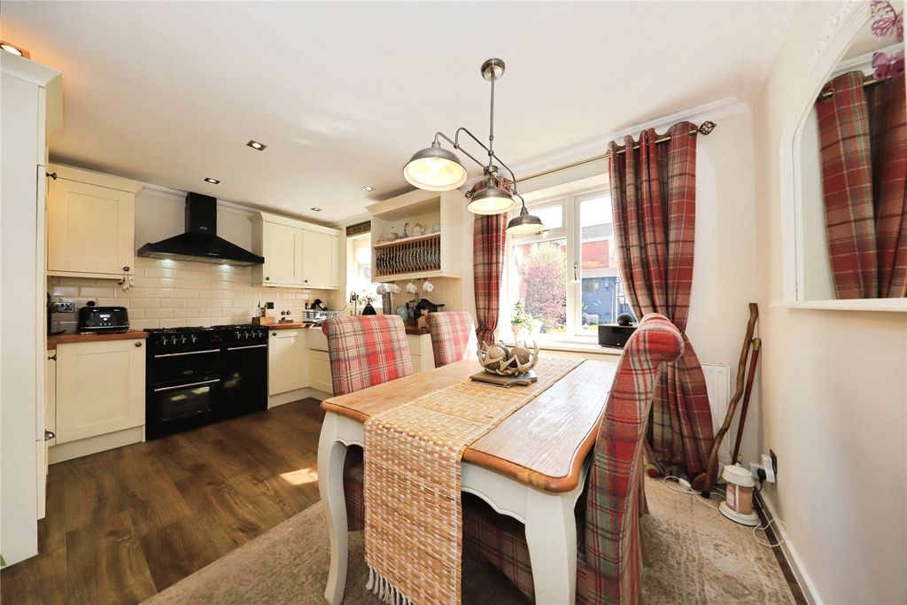 Property photo 3 of 12 Kitchen/Diner