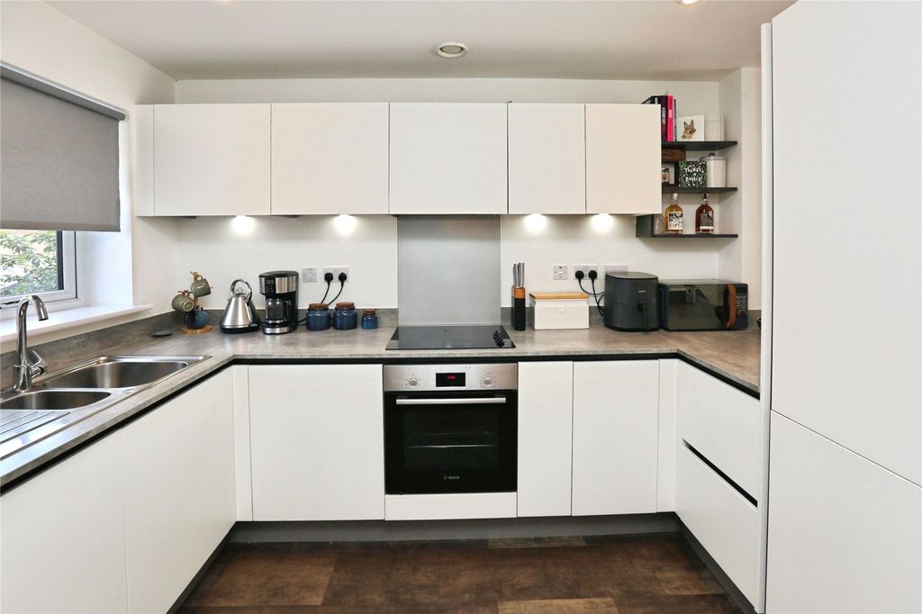 Property photo 2 of 20 Kitchen