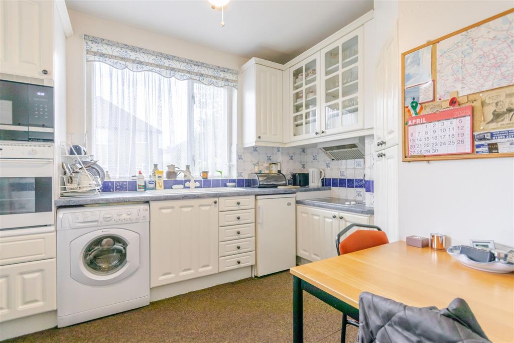 Property photo 3 of 18 Kitchen 1.Jpg