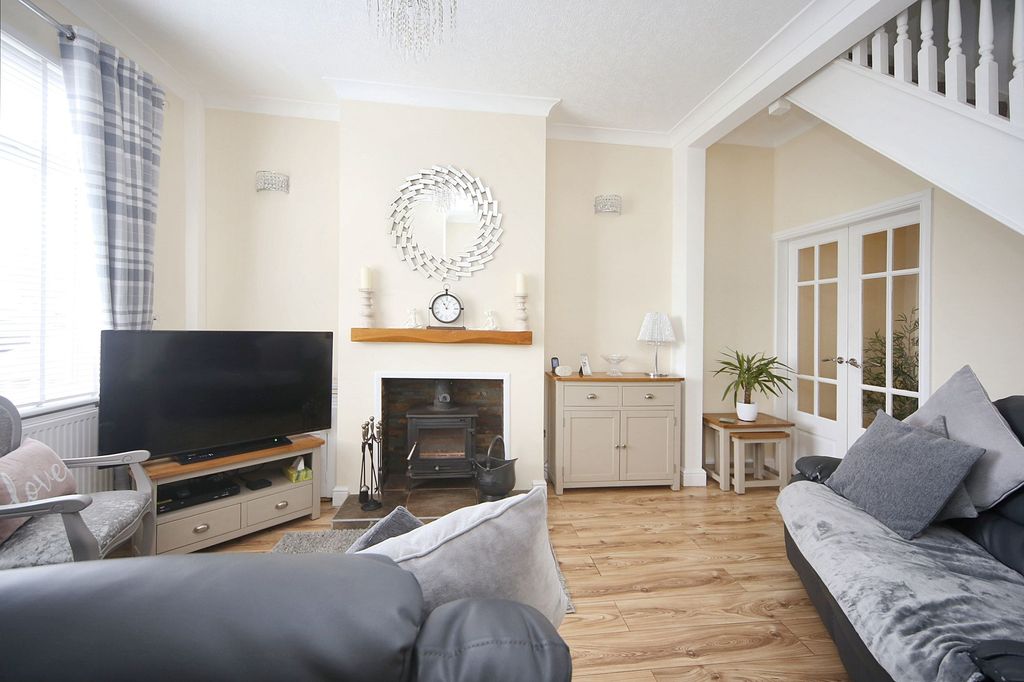 Property photo 2 of 22