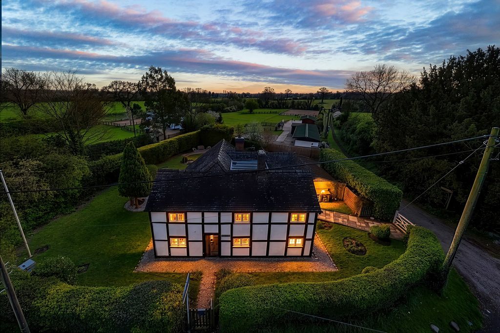 Property photo 1 of 33