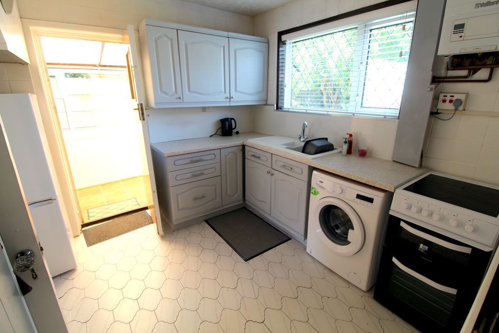 Property photo 3 of 14 Kitchen