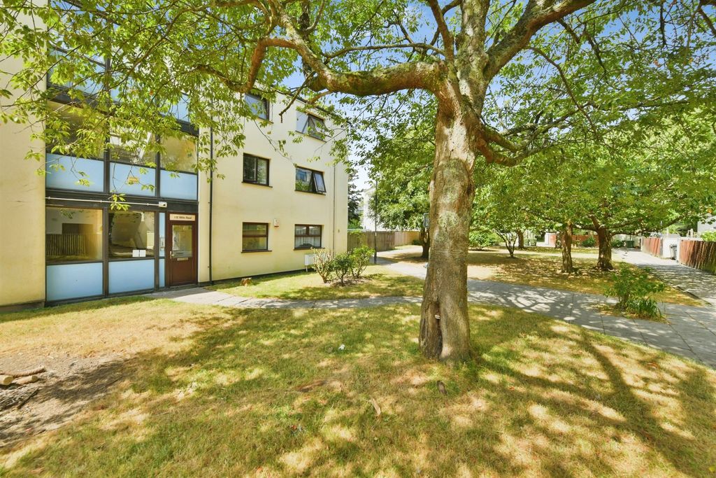 Property photo 1 of 23