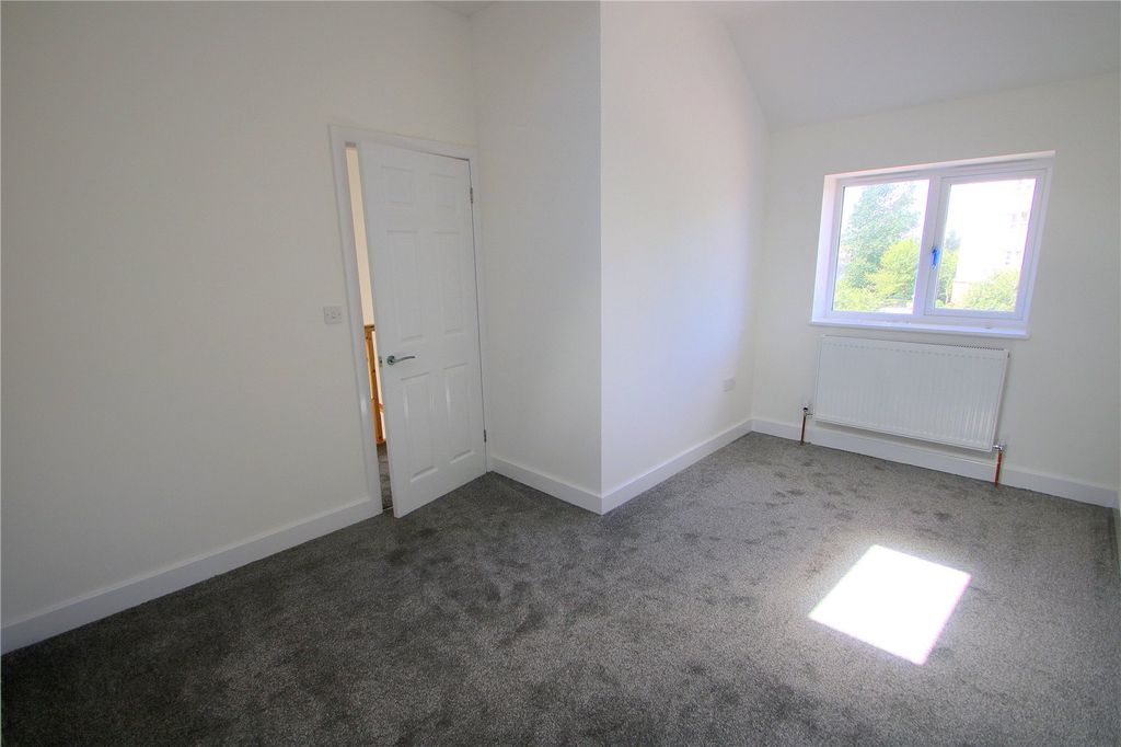 Property photo 2 of 8 Picture No. 04