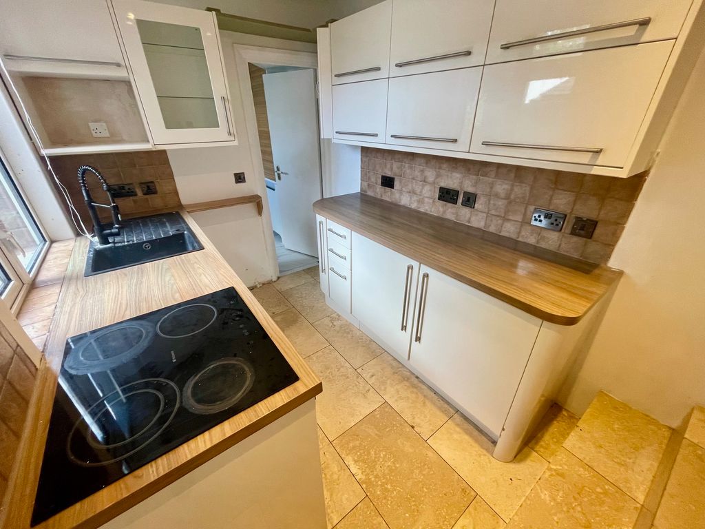 Property photo 1 of 11 Image