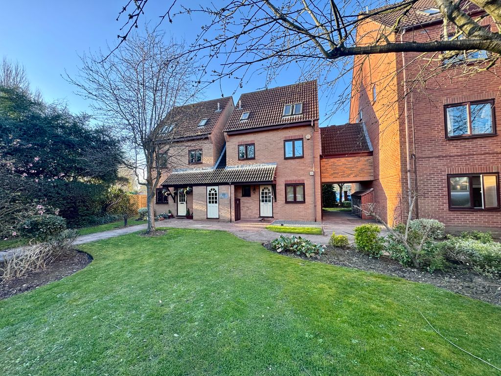 Property photo 1 of 13