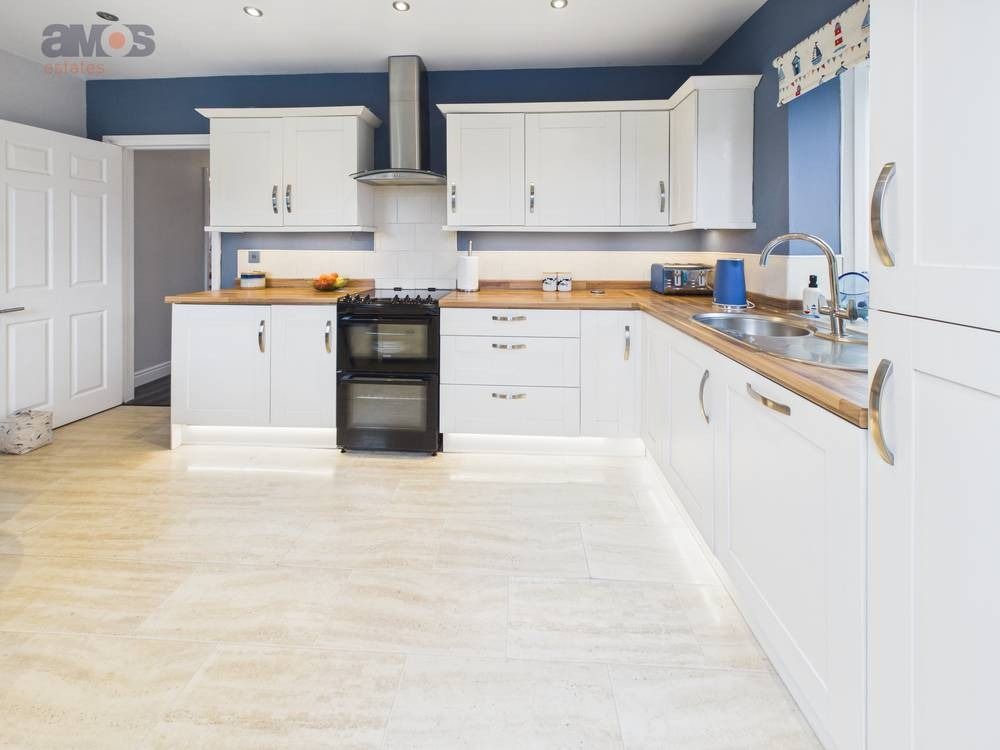 Property photo 2 of 29 4988473