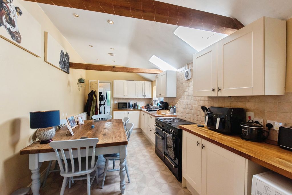 Property photo 3 of 29 Kitchen