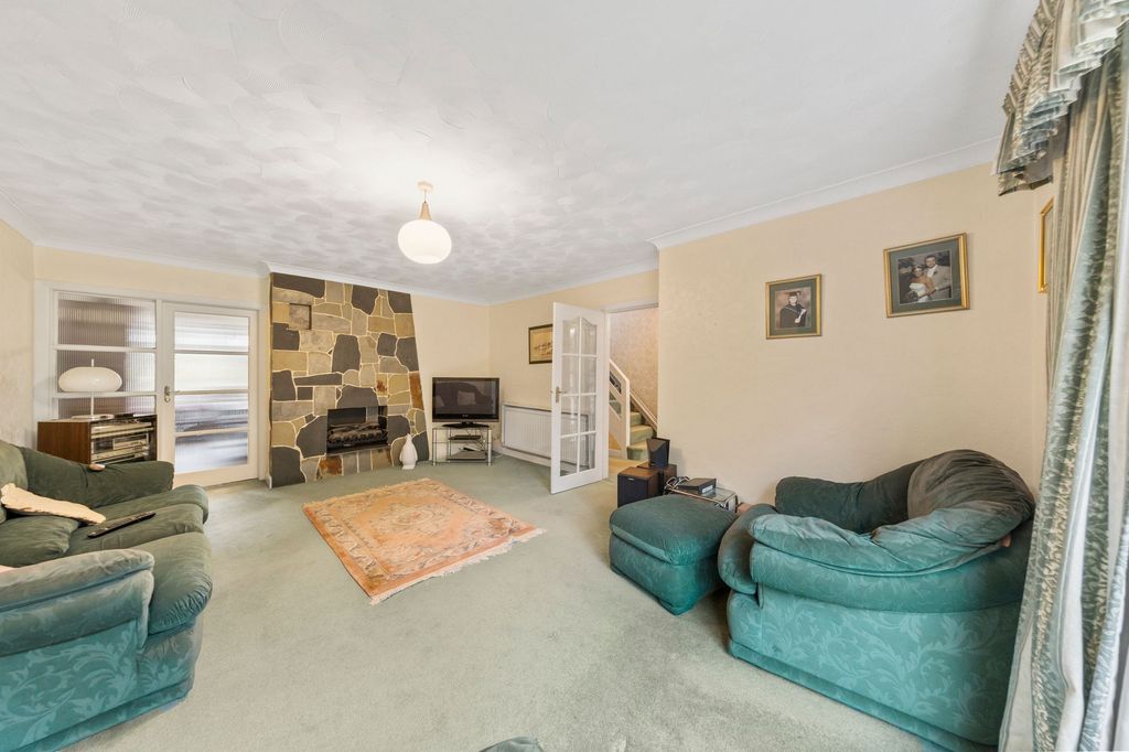 Property photo 3 of 19