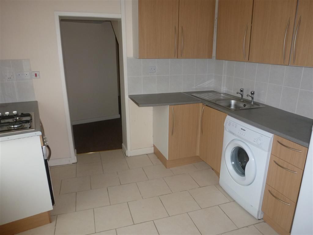 Property photo 1 of 6 Kitchen