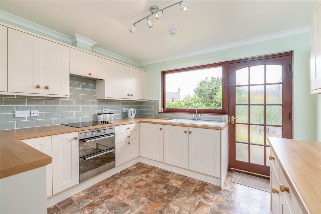Property photo 3 of 18 1 Hendersyde Park-08.Jpg