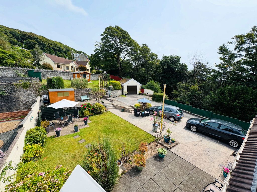 Property photo 1 of 27