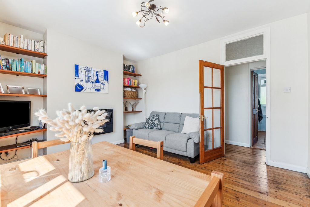 Property photo 2 of 9