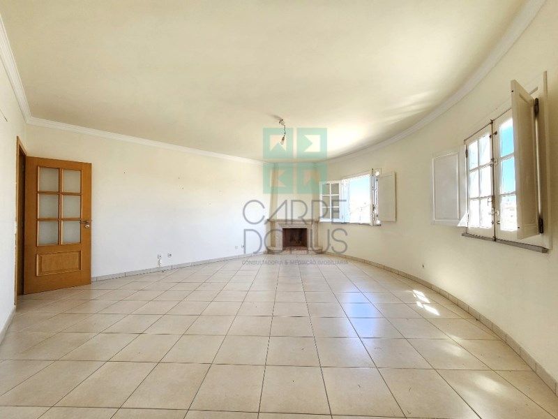 Property photo 3 of 35